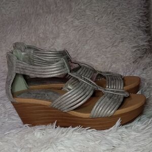 BareTraps Taupe Strappy Wedge Sandals